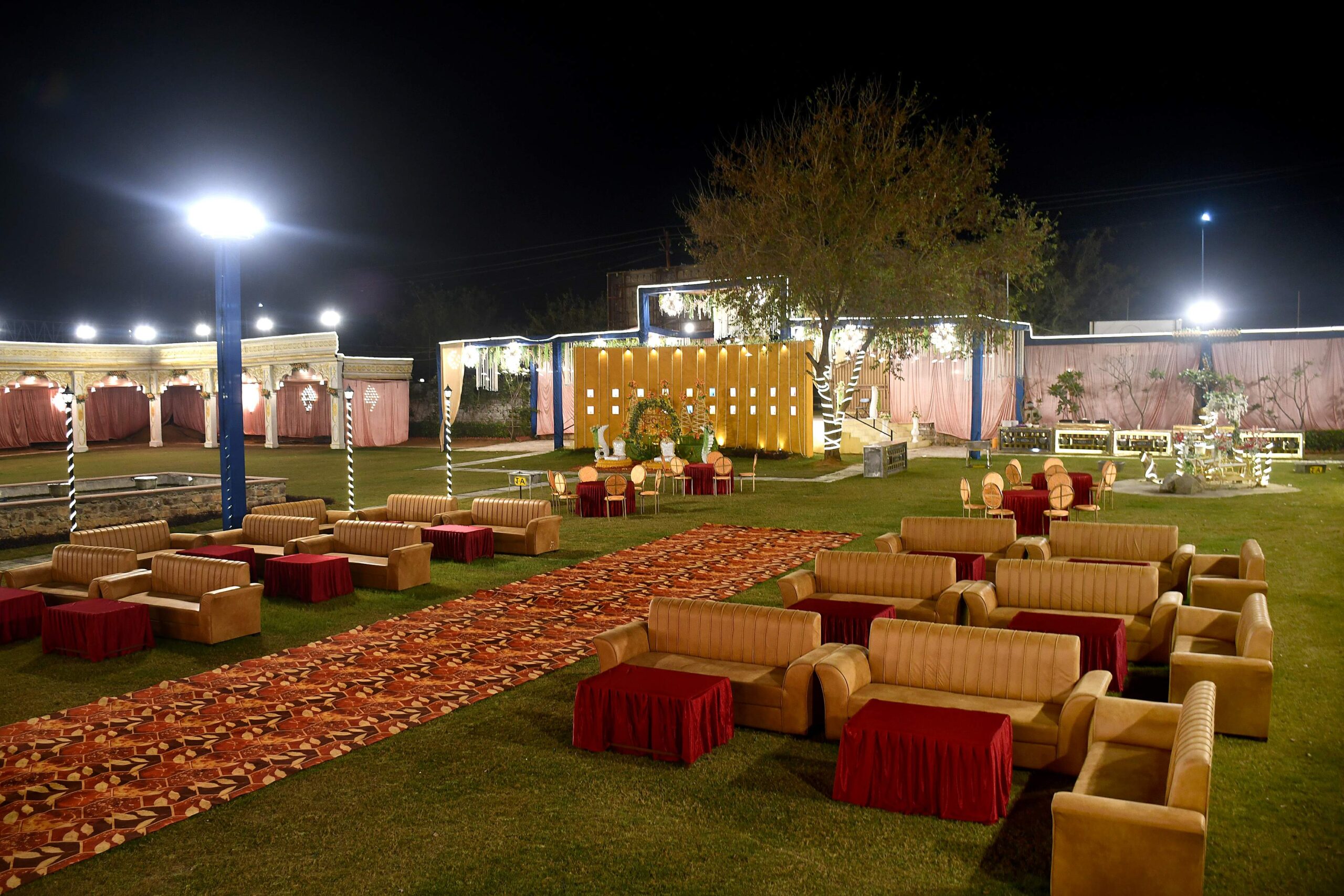 marriage garden farmhouse outdoor party lawn